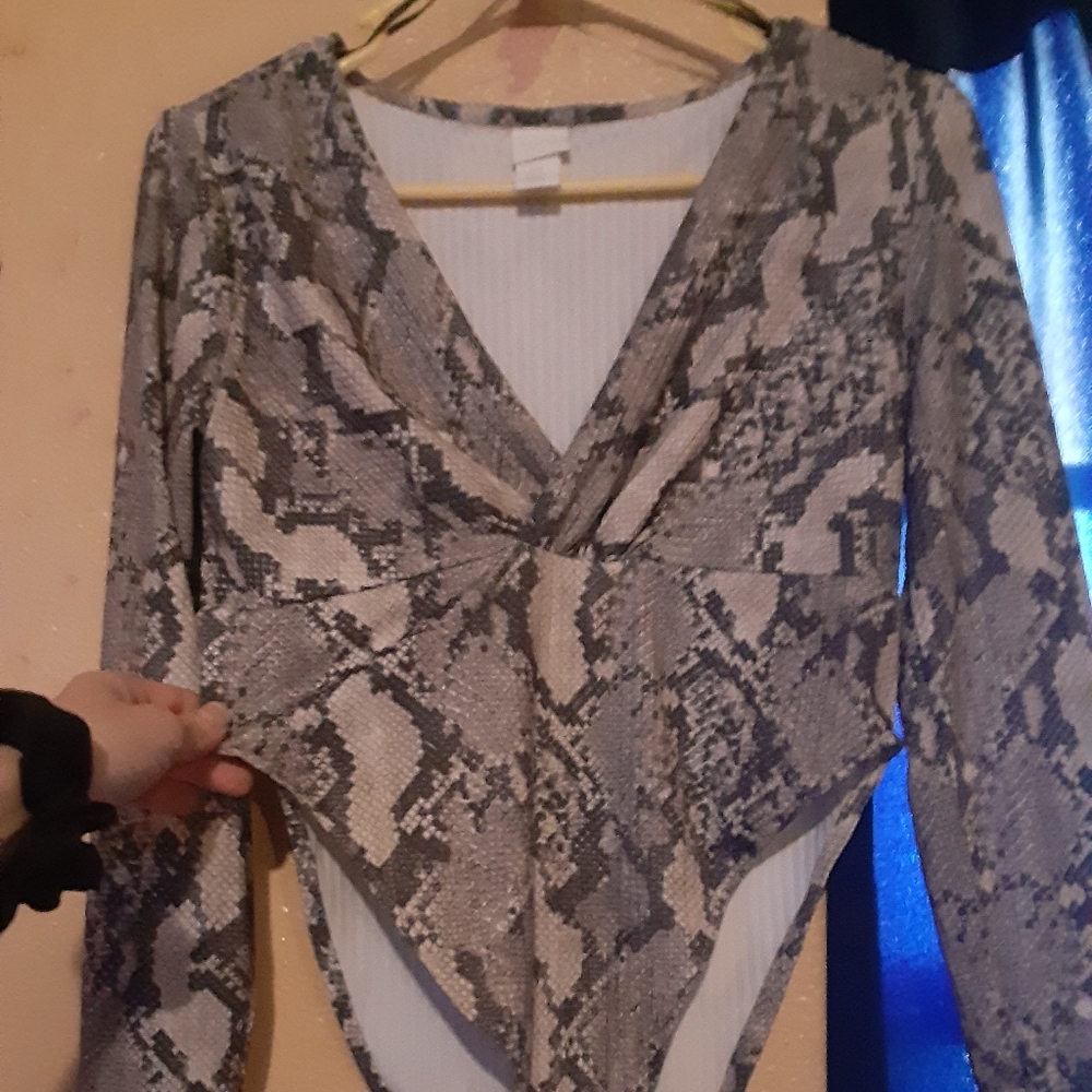🐍SNAKE SKIN BODY SUIT SIZE MEDIUM